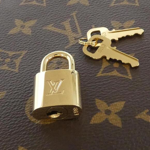 Louis Vuitton Monogram Grand Palais MM M45898 Handbag - Picture 3 of 6